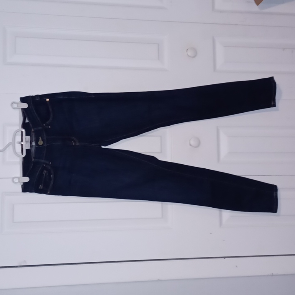 Le Skinny de Jeanne style from Frame Denim, dark wash in size 27